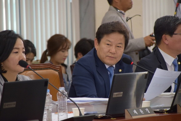 정재호 국회 정무위원회 소속 의원이 한국예탁결제원으로부터 받은 자료에 따르면, 미성년자 주주들이 보유한 주식 총 평가액이 약 5706억원, 배당액만 68억원인 것으로 드러났다. ⓒ 정재호 의원실