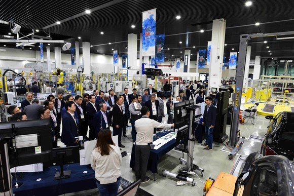 ME:WEek 2019를 관람 중인 관계자들의 모습. ⓒ 현대자동차