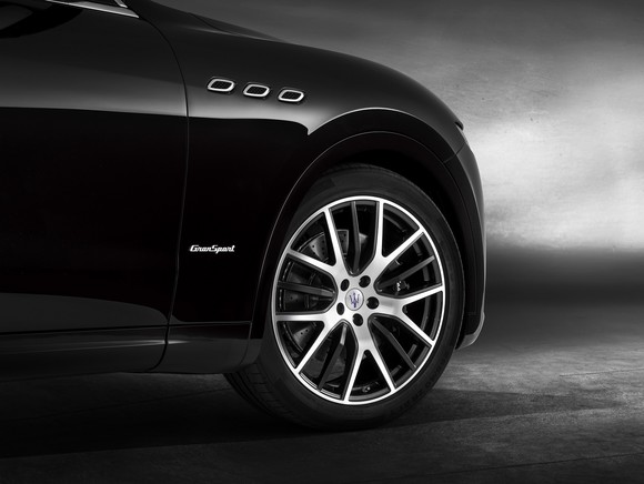 마세라티가 윈터 타이어 프로모션을 진행한다. ⓒ 마세라티