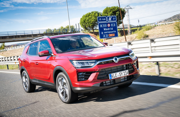 유럽 기자들이 코란도를 시승하고 있는 모습. ⓒ 쌍용자동차