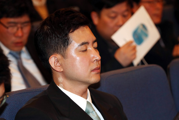 지난 3월 박창진 민주노총 전국공공운수노조 대한항공 직원 연대 지부장이 대한항공 본사에서 열린 제57기 정기주주총회에 참석해 자리에 앉아있는 모습. ⓒ 연합뉴스