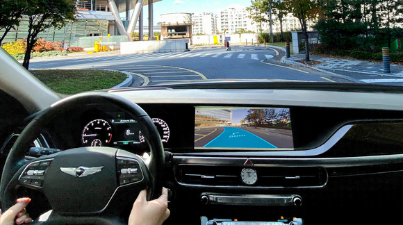 증강현실을 기반으로 주행경로를 안내하는 AR 내비게이션 콘셉트 이미지. ⓒ 현대자동차그룹