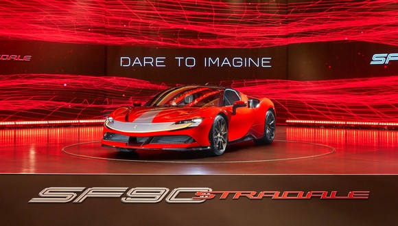 페라리 최초 양산형 하이브리드 슈퍼카 SF90 스트라달레. ⓒ FMK