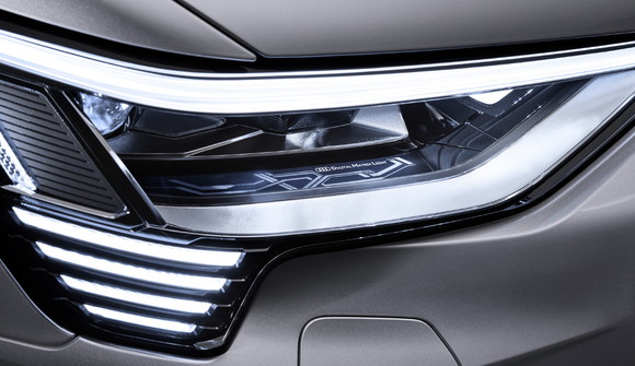 100만개 넘는 마이크로미러가 장착된 디지털 매트릭스 헤드라이트의 모습. ⓒ 아우디 코리아