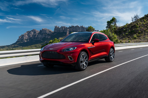 애스턴마틴 브랜드 역사상 최초의 SUV 모델인 DBX. ⓒ 기흥인터내셔널