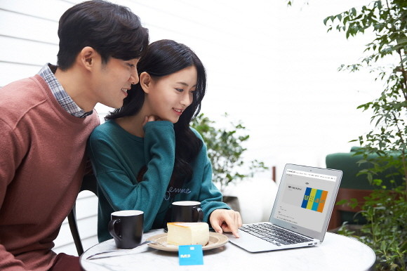 현대카드가 오는 12월2일부터 8일까지 요일 별로 지정된 온라인 쇼핑몰에서 50% M포인트 사용과 M포인트 핫딜 등 다양한 혜택을 제공하는 'M포인트위크 02' 이벤트를 진행한다. ⓒ 현대카드