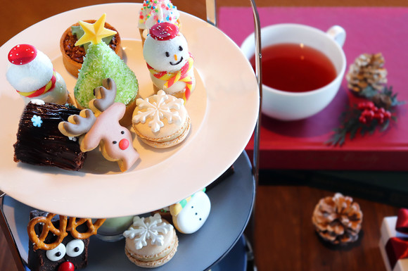 맥퀸즈 라운지 시그니처 '페스티브 애프터눈 티세트'. ⓒ 힐튼 부산