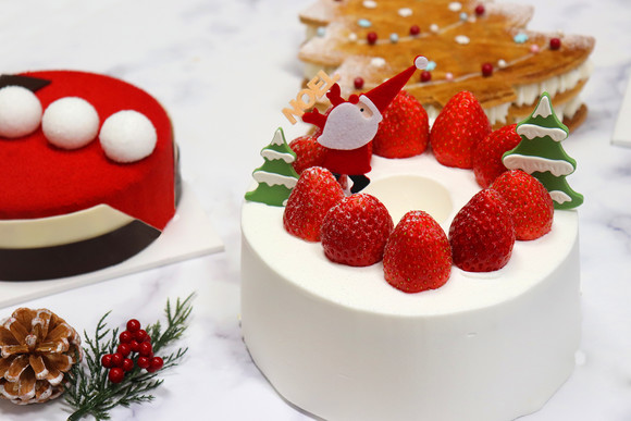 내달 7일부터 새롭게 출시하는 크리스마스 케이크. ⓒ 힐튼 부산