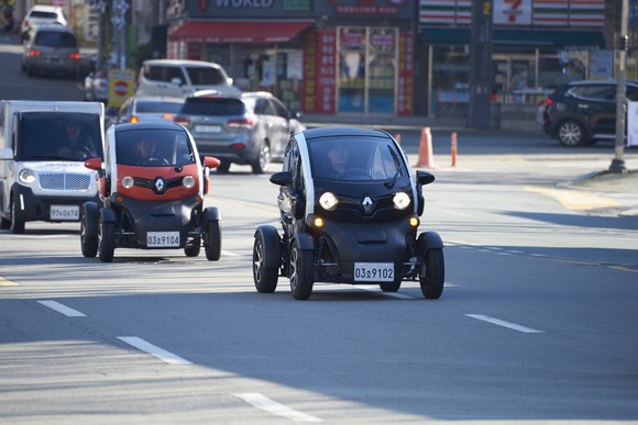 미래형 근거리 이동수단으로 주목받고 있는 르노 트위지. ⓒ 르노삼성자동차