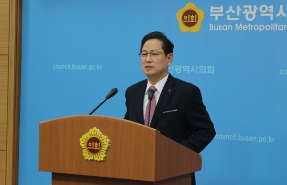 박수영 전 경기도부지사가 부산시의회브리핑룸에서 부산 남구(갑) 총선 출마선언을 하고 있다. ⓒ 프라임경제