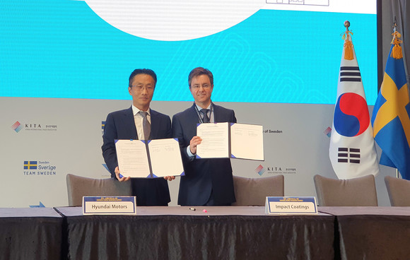 왼쪽부터 현대차 박순찬 연료전지사업실장, 임팩트 코팅스 마크 셰이(Mark Shay) 이사회 의장이 '수소연료전지 개발 협력 MOU'를 체결했다. ⓒ 현대자동차