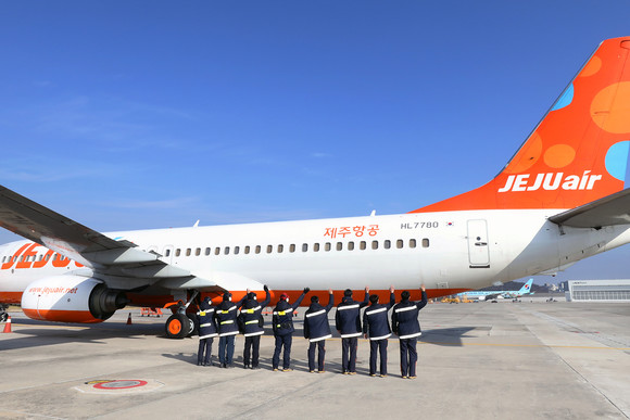 제주항공의 기령 20년 임박 항공기(등록부호 HL7780). ⓒ 제주항공