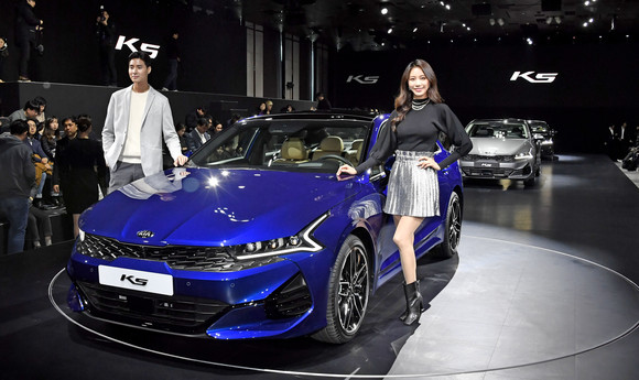 올해의 차 선정위원회가 뽑은 2020년 1월의 차에 기아차 3세대 K5가 선정됐다. ⓒ 기아자동차