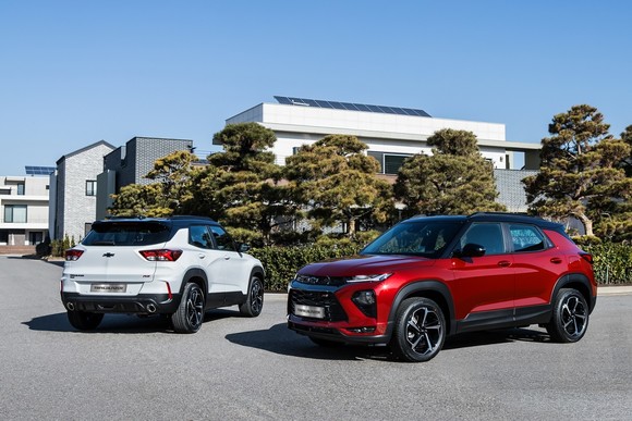 트레일블레이저의 컬러 디자인은 감각적인 인테리어뿐 아니라 다양한 바디 컬러와 루프 컬러를 개인취향과 개성에 따라 자유롭게 조합해 차별화된 감성을 표현할 수 있다. ⓒ 한국GM