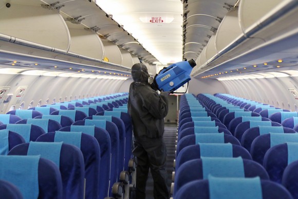 에어부산은 지난 27일부터 신종 코로나 바이러스 감염확산 방지를 위해 별도 추가 방역을 실시하고 있다. ⓒ 에어부산