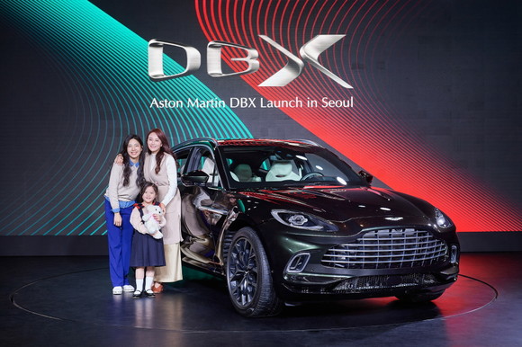 애스터만틴 브랜드 최초의 SUV 모델인 DBX. ⓒ 애스터마틴 서울