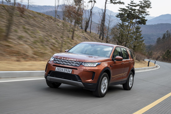 5년 만에 새롭게 출시된 뉴 디스커버리 스포츠. ⓒ 재규어 랜드로버 코리아