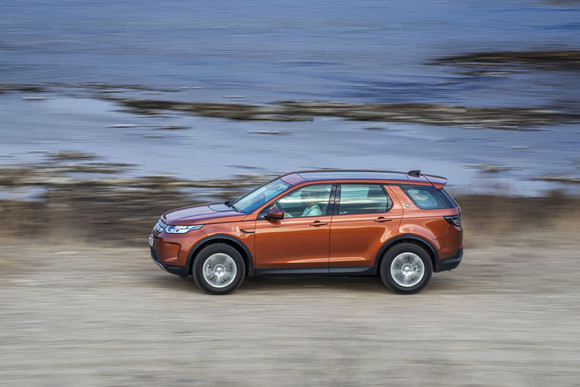 뉴 디스커버리 스포츠는 MHEV 시스템을 적용해 연비를 6% 개선했다. ⓒ 재규어 랜드로버 코리아