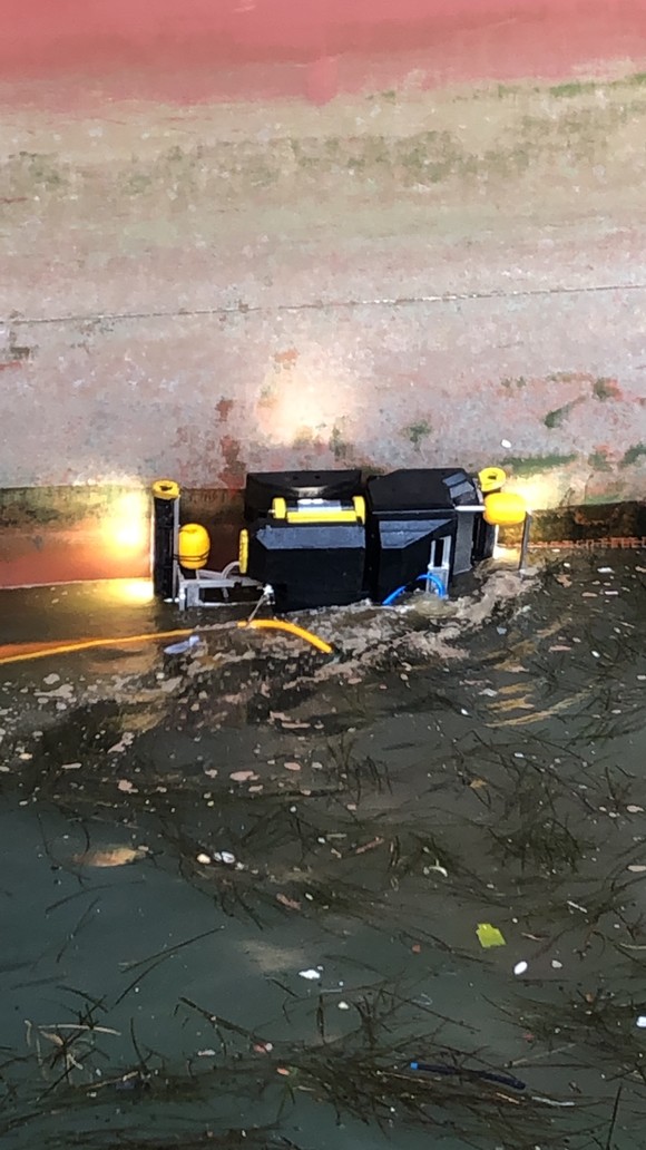 현대상선이 운항 중인 전 선박의 선체 클리닝 작업을 잠수로봇으로 대체한다. ⓒ 현대상선