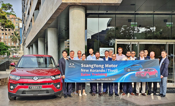 세일즈 트레이닝에 참석한 쌍용차 관계자들과 중남미지역 대리점 관계자들. ⓒ 쌍용자동차