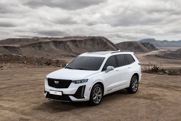 모든 탑승자에게 최상의 드라이빙 경험을 제공하는 독보적인 대형 3열 SUV XT6. ⓒ 캐딜락코리아
