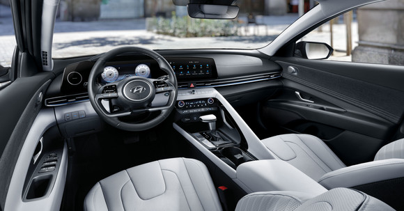 현대차는 사전계약 고객 전원에게는 출고 후 3개월 이내 △3000㎞ △5000㎞ △7000㎞ 이상 주행거리 달성 시 주행거리 구간별 특별 정비 쿠폰도 제공한다. ⓒ 현대자동차