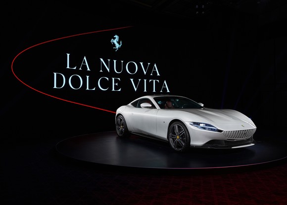 '새로운 달콤한 인생'의 콘셉트를 반영한 페라리 로마. ⓒ 페라리