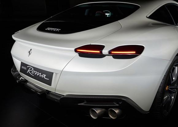 페라리 로마에 탑재된 620마력 엔진은 4년 연속 올해의 엔진상을 수상한 8기통 터보 엔진을 기반으로 하고 있다. ⓒ 페라리