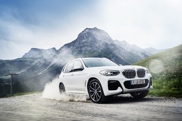 X3 최초의 PHEV 모델인 뉴 X3 xDrive30e는 BMW 특유의 운전재미도 만족시킨다. ⓒ BMW 코리아