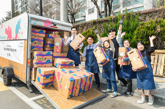 코로나 극복 초록 기프트박스는 7일부터 전국 공동생활센터로 배송될 예정이다. ⓒ 아우디 폭스바겐 코리아