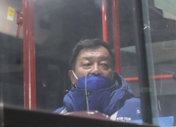 윤준호 더불어민주당 부산 해운대을 후보가 새벽 첫차에 몸을 싣고 총선 승리의 각오를 다졌다. ⓒ 프라임경제