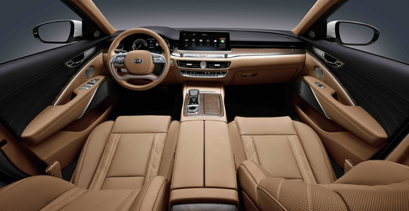 THE K9 2021년형의 경우 내장 라인업에 밝은 갈색톤의 새들브라운 색상을 새로 도입했다. ⓒ 기아자동차