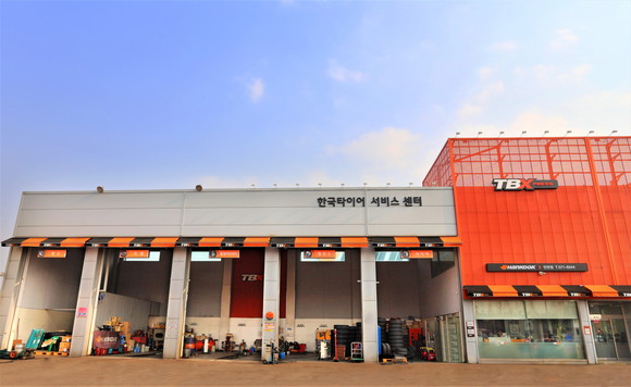 한국타이어 트럭버스 전문 매장 TBX 전경. ⓒ 한국타이어