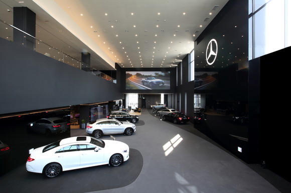 총 29대의 차량을 동시에 전시할 수 있는 메르세데스-벤츠 고양 전시장. ⓒ 메르세데스-벤츠 코리아