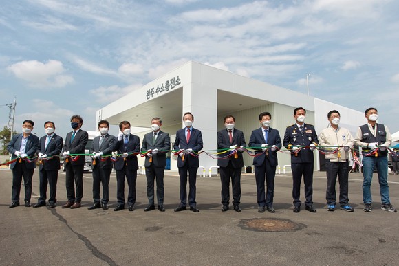 참석자들이 기념촬영을 하고 있는 모습. ⓒ 현대자동차