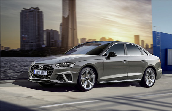 더 뉴 아우디 A4는 최신 아우디의 디자인을 적극적으로 반영해 더욱 날렵하고 다이내믹한 외관 디자인을 자랑한다. ⓒ 아우디
