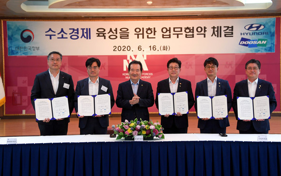 현대차가 국군 내 수소전기차 도입 및 수소충전소 구축을 위해 협력하기로 했다. ⓒ 현대자동차