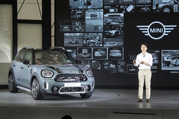 새롭게 선보이는 뉴 MINI 컨트리맨은 2017년에 출시된 2세대 컨트리맨의 부분변경 모델이다. ⓒ MINI 코리아