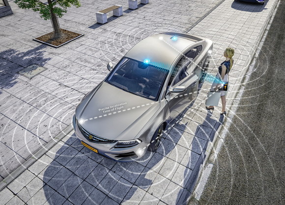 전통적인 자동차 키를 대체하는 콘티넨탈 스마트 액세스 기술은 초광대역(UWB) 기술을 통해 향상된 편의성을 제공한다. ⓒ 콘티넨탈