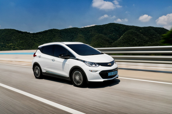 2020년형 볼트 EV는 뛰어난 효율과 다이내믹한 퍼포먼스를 동시에 만족시켰다. ⓒ 한국GM