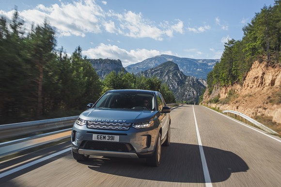 재규어 랜드로버 코리아가 본격적인 무더위와 장마를 앞두고 고객들의 안전운행을 위해 재규어 랜드로버만의 전문적이고 체계적인 점검서비스를 무상으로 제공한다. ⓒ 재규어 랜드로버 코리아