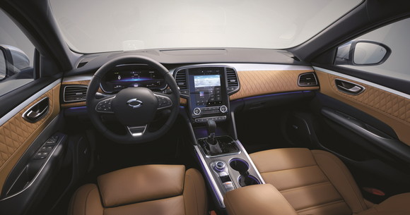 THE NEW SM6의 인테리어 디자인은 미적 감각과 첨단기술을 조화롭게 담아냈다. ⓒ 르노삼성자동차