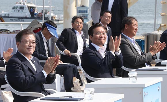 재생에너지 국제표준기구가 인정하는 풍력 블레이드 시험기관을 보유한 국가는 한국을 포함해 △덴마크 △독일 △스페인 △영국 △미국 △중국 등 전 세계 7개국뿐이며, 연말까지 풍력시험동의 증축이 완료되면 세계 최고 규모 수준의 블레이드 시험장소와 설비를 갖추게 된다. ⓒ 연합뉴스