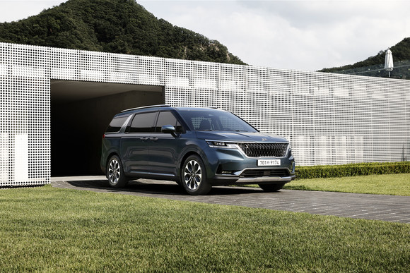 신형 카니발은 2014년 3세대 이후 6년만에 선보이는 4세대 모델이다. ⓒ 기아자동차