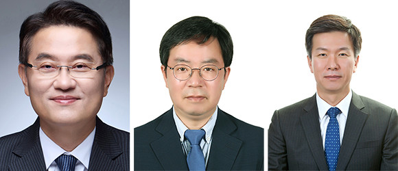 왼쪽부터 윤종인 현 행정안전부 차관, 최영진 현 4차산업혁명위원회 지원단장, 김대지 현 국세청 차장. ⓒ 청와대