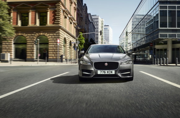 프리미엄 스포츠 세단 2020년형 XF의 가솔린모델. ⓒ 재규어 랜드로버 코리아