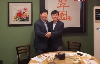 박재호 의원(좌)과 하태경(우)의원이 부산시청부근 식당에서 회동을 지역현안을 논의했다. ⓒ 프라임경제