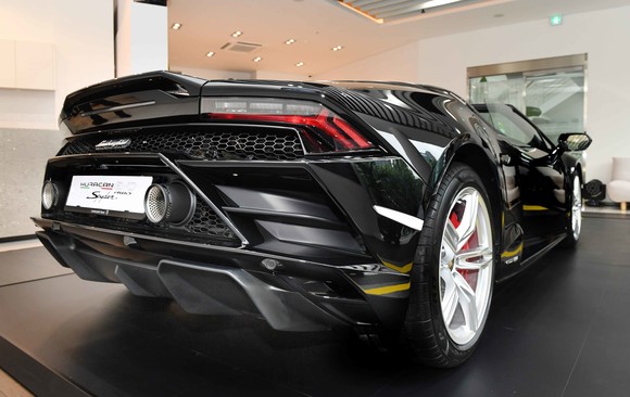 우라칸 에보 RWD 스파이더는 운전의 재미를 극대화 한 모델이다. ⓒ 오토모빌리 람보르기니