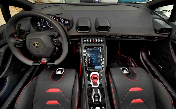 우라칸 에보 RWD 스파이더 인테리어. ⓒ 오토모빌리 람보르기니