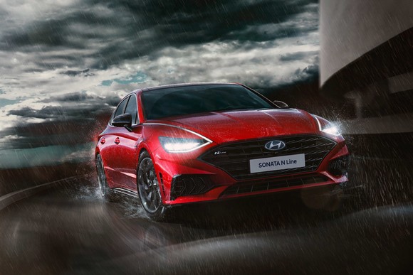 쏘나타가 N 라인 적용으로, 한층 스포티한 디자인으로 새롭게 거듭났다. ⓒ 현대자동차